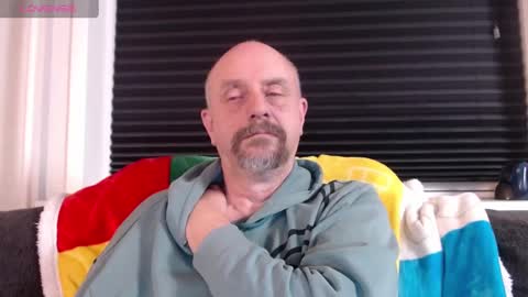 Snapshot of hardmrlazy chatting on December 10, 2024, 8:49 pm MrLazy online show from December 10, 2024, 8:49 pm