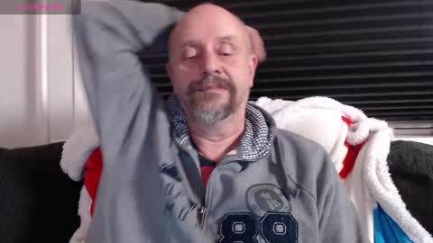 Snapshot of hardmrlazy chatting on December 17, 2024, 7:59 pm MrLazy online show from December 17, 2024, 7:59 pm