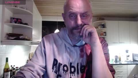 Snapshot of hardmrlazy chatting on December 18, 2024, 6:57 pm MrLazy online show from December 18, 2024, 6:57 pm
