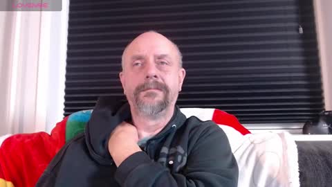 Snapshot of hardmrlazy chatting on December 21, 2024, 7:27 pm MrLazy online show from December 21, 2024, 7:27 pm