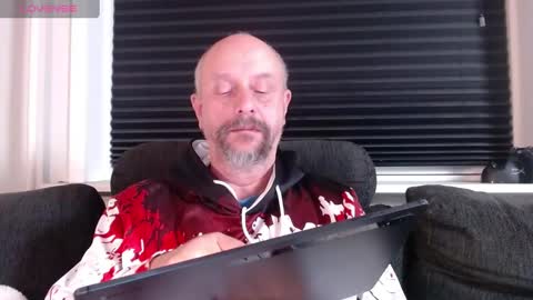 Snapshot of hardmrlazy chatting on December 24, 2024, 10:17 pm MrLazy online show from December 24, 2024, 10:17 pm