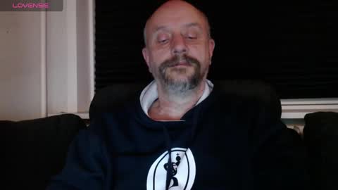 Snapshot of hardmrlazy chatting on December 25, 2024, 8:50 pm MrLazy online show from December 25, 2024, 8:50 pm