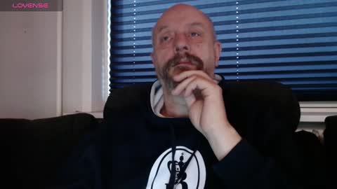 Snapshot of hardmrlazy chatting on December 26, 2024, 10:59 am MrLazy online show from December 26, 2024, 10:59 am