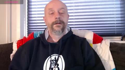 Snapshot of hardmrlazy chatting on December 27, 2024, 11:17 am MrLazy online show from December 27, 2024, 11:17 am
