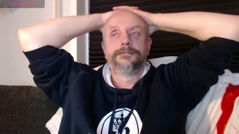 Snapshot of hardmrlazy chatting on December 27, 2024, 8:28 pm MrLazy online show from December 27, 2024, 8:28 pm