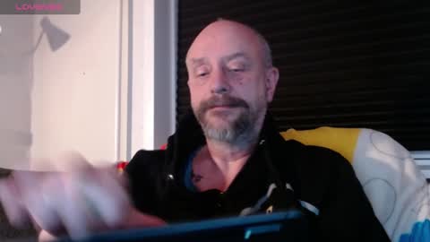 Snapshot of hardmrlazy chatting on December 31, 2024, 3:42 pm MrLazy online show from December 31, 2024, 3:42 pm