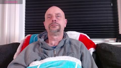 Snapshot of hardmrlazy chatting on January 3, 2025, 11:33 pm MrLazy online show from January 3, 2025, 11:33 pm