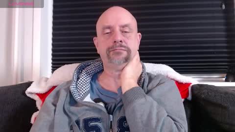 Snapshot of hardmrlazy chatting on January 4, 2025, 9:52 pm MrLazy online show from January 4, 2025, 9:52 pm