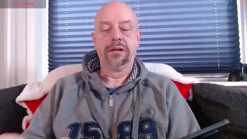 Snapshot of hardmrlazy chatting on January 5, 2025, 10:32 am MrLazy online show from January 5, 2025, 10:32 am