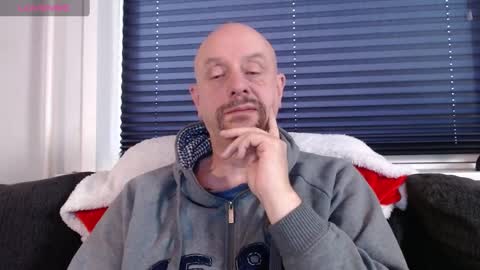 Snapshot of hardmrlazy chatting on January 5, 2025, 1:36 pm MrLazy online show from January 5, 2025, 1:36 pm