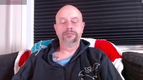 Snapshot of hardmrlazy chatting on January 8, 2025, 6:41 pm MrLazy online show from January 8, 2025, 6:41 pm