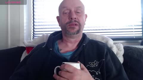 Snapshot of hardmrlazy chatting on January 10, 2025, 12:15 pm MrLazy online show from January 10, 2025, 12:15 pm