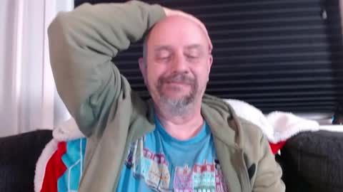 Snapshot of hardmrlazy chatting on January 15, 2025, 7:12 pm MrLazy online show from January 15, 2025, 7:12 pm
