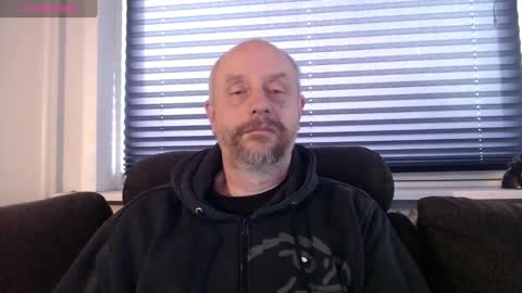 Snapshot of hardmrlazy chatting on February 21, 2025, 10:39 am MrLazy online show from February 21, 2025, 10:39 am