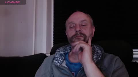 Snapshot of hardmrlazy chatting on March 1, 2025, 6:43 pm MrLazy online show from March 1, 2025, 6:43 pm