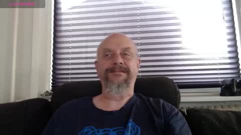 Snapshot of hardmrlazy chatting on September 16, 2025, 12:17 pm MrLazy online show from September 16, 2025, 12:17 pm