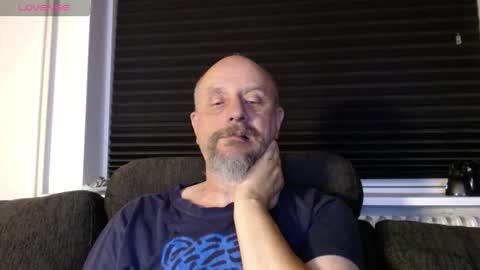 Snapshot of hardmrlazy chatting on September 17, 2025, 12:23 am MrLazy online show from September 17, 2025, 12:23 am