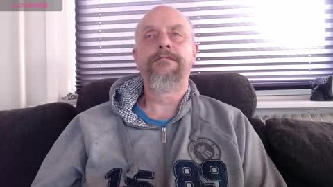 Snapshot of hardmrlazy chatting on September 21, 2025, 1:57 pm MrLazy online show from September 21, 2025, 1:57 pm