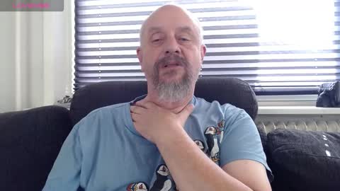 Snapshot of hardmrlazy chatting on September 22, 2025, 11:56 am MrLazy online show from September 22, 2025, 11:56 am