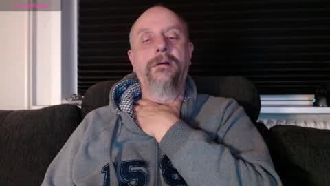 MrLazy online show from November 21, 2025, 9:57 pm