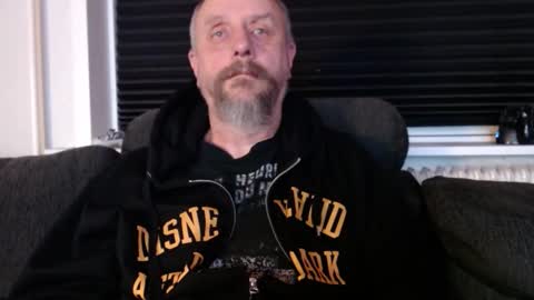 MrLazy online show from December 16, 2025, 6:02 pm