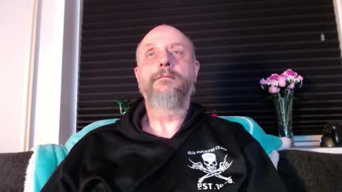 Snapshot of hardmrlazy chatting on February 4, 2026, 5:30 pm MrLazy online show from February 4, 2026, 5:30 pm