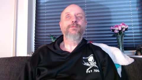 Snapshot of hardmrlazy chatting on February 5, 2026, 10:53 am MrLazy online show from February 5, 2026, 10:53 am