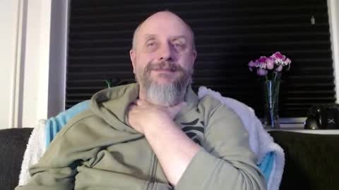 Snapshot of hardmrlazy chatting on February 8, 2026, 12:58 am MrLazy online show from February 8, 2026, 12:58 am