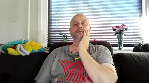 Snapshot of hardmrlazy chatting on May 28, 2026, 8:00 am MrLazy online show from May 28, 2026, 8:00 am
