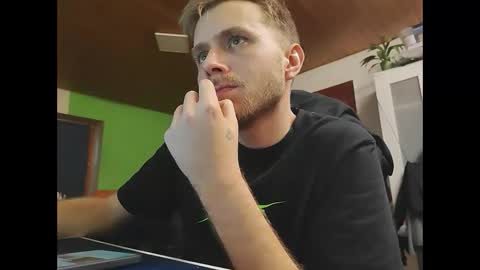 hardtechno_xxx online show from December 26, 2024, 7:35 am