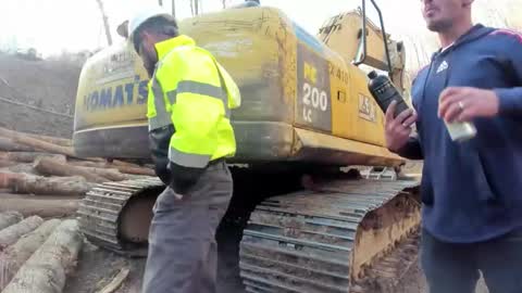 hardworkertn online show from December 5, 2025, 6:26 pm