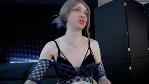 Miss Hardy online show from November 3, 2025, 3:30 am