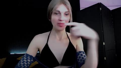 Miss Hardy online show from December 22, 2025, 2:19 am