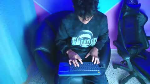 Snapshot of haresandpame_mds chatting on December 2, 2025, 3:40 pm Hares online show from December 2, 2025, 3:40 pm