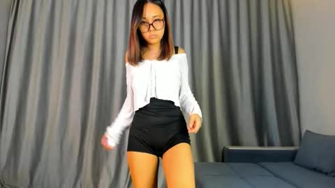 Maya online show from October 10, 2025, 1:21 pm