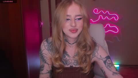 Julia online show from December 5, 2024, 5:59 am