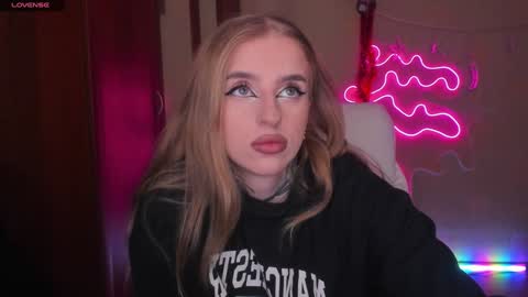 Julia online show from January 3, 2025, 5:28 am