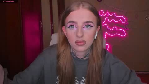 Julia online show from February 8, 2025, 5:51 am