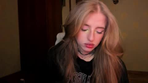 Julia online show from January 8, 2026, 5:54 am