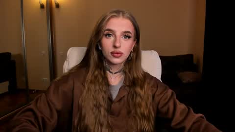 Julia online show from April 12, 2026, 5:12 am