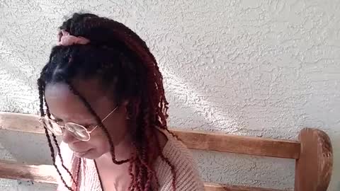 Snapshot of harmonie_marquise chatting on December 13, 2024, 4:38 pm Harmonie Marquise online show from December 13, 2024, 4:38 pm