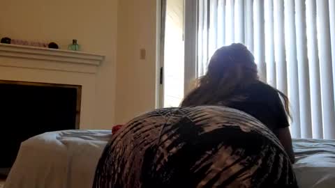 Snapshot of harmonie_marquise chatting on March 10, 2025, 1:54 pm Harmonie Marquise online show from March 10, 2025, 1:54 pm