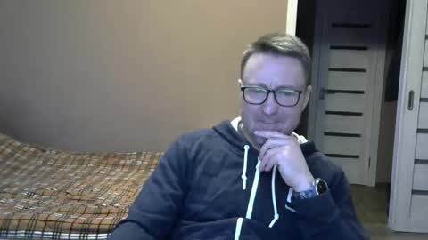 Snapshot of harrysnake chatting on December 6, 2024, 6:37 am HarrySnake online show from December 6, 2024, 6:37 am