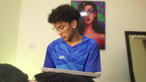 HARRY online show from December 12, 2024, 1:17 pm