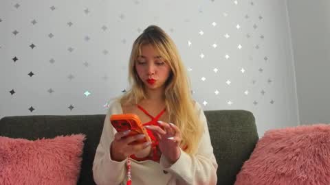 Sophia Blossom online show from December 17, 2025, 8:15 pm