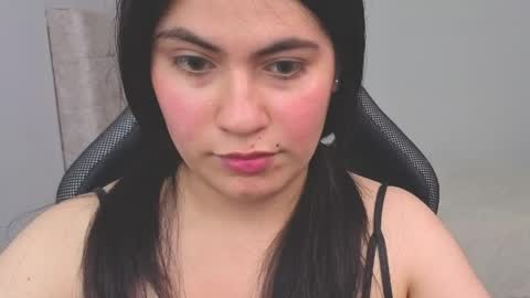 hasszul_2 online show from April 16, 2026, 4:41 pm