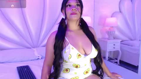 hatsajones online show from September 26, 2025, 4:05 am