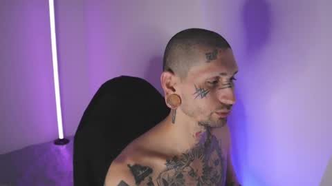 Snapshot of hatsumotokyoto chatting on February 5, 2026, 12:15 am More content 2 online show from February 5, 2026, 12:15 am