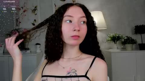 Lola online show from October 16, 2025, 8:59 am