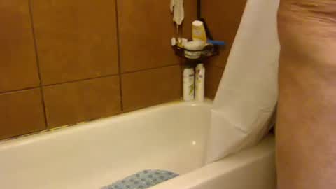 hawaii_guy29 online show from December 14, 2024, 6:20 pm